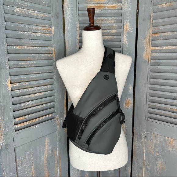 Duchamp London Sling Bag Backpack Rubberized Charcoal - Picture 14 of 15